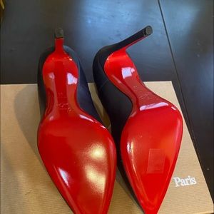 Christian Louis Vuitton heels size 8 never worn perfect condition box included